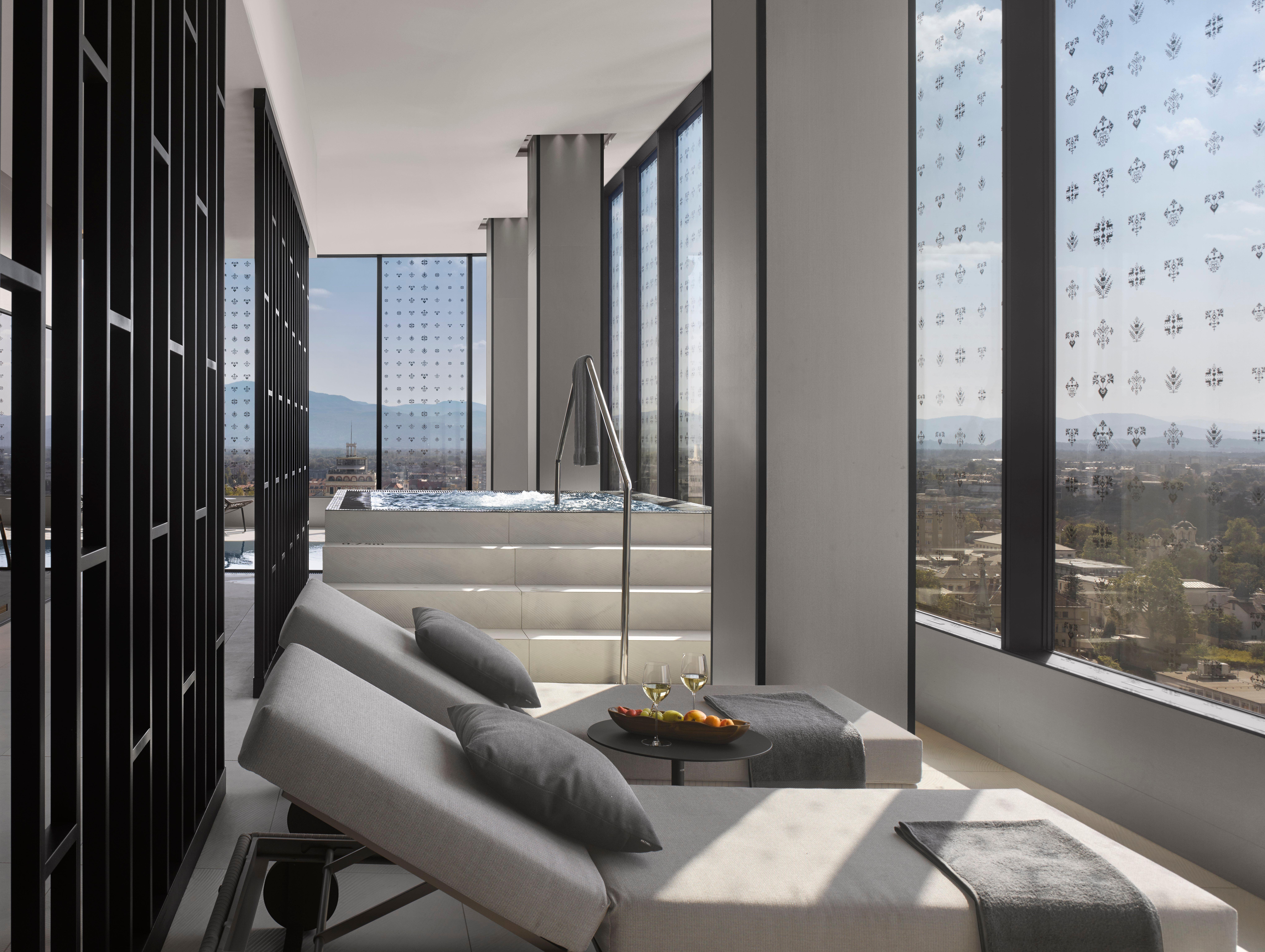 卢布尔雅那洲际酒店 外观 照片 The spa at the Ritz-Carlton, Downtown, Los Angeles