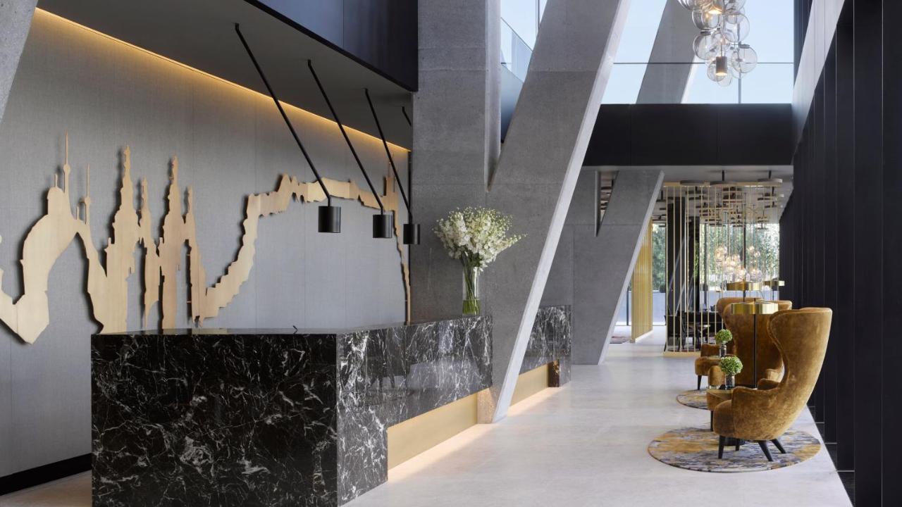 卢布尔雅那洲际酒店 外观 照片 The lobby of the hotel