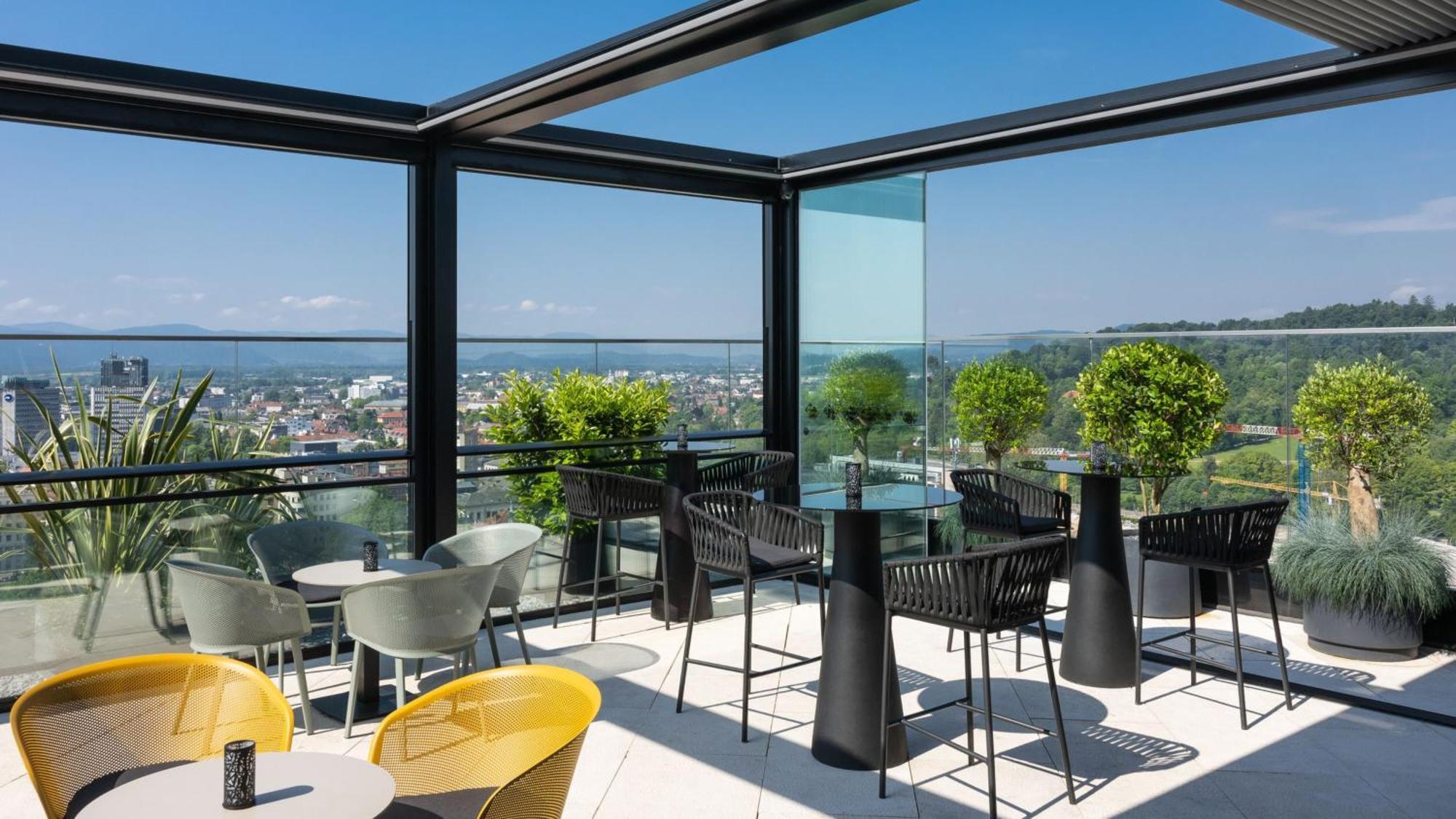卢布尔雅那洲际酒店 外观 照片 Skyline Terrace