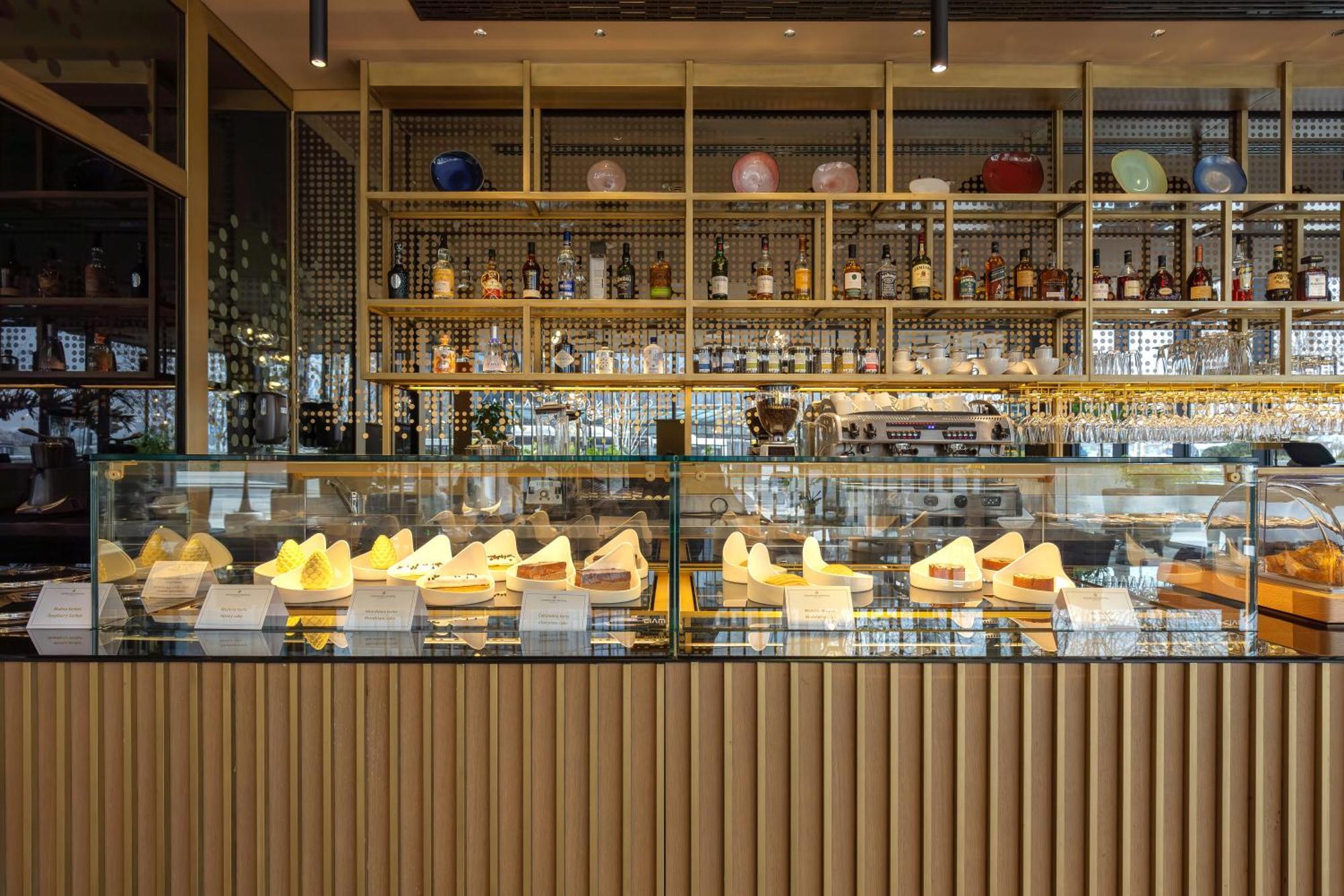 卢布尔雅那洲际酒店 外观 照片 Cheese display at a restaurant